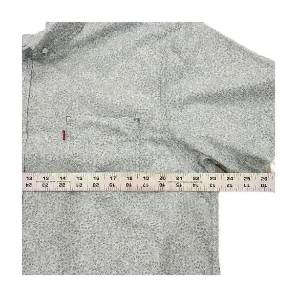 Levi's Floral Button down Shirt, Men's XL(listing as) - Picture 3 of 5